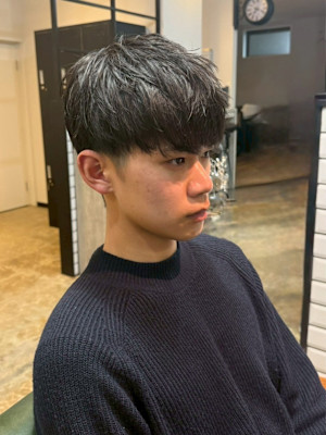 マッシュ　ショートマッシュ　刈り上げ　束感ショート　刈り上げ