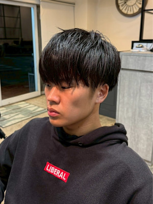 マッシュ　束感ショート　ツーブロック　刈り上げ