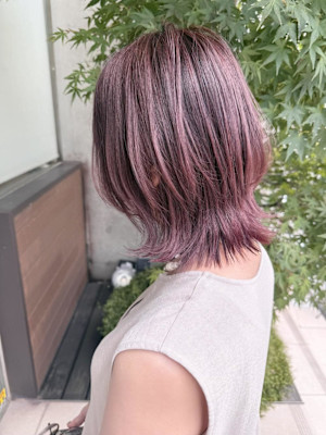 柔らかピンクベージュのくびれヘア