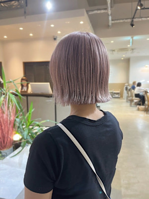【Lolonois中津】ピンクベージュ×切りっぱなしボブ