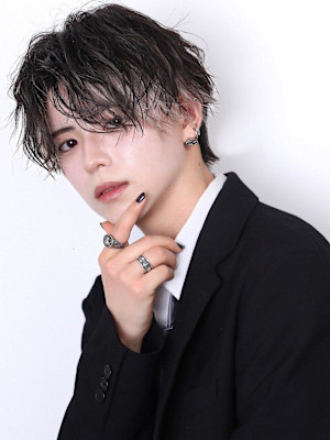 ツイストシャドーパーマインナーカラーセンターパート