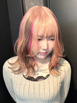 スラッシュカラー　デザインカラー　ハイトーン　表参道/原宿