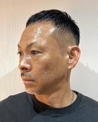 ベリーショートで魅せる大人の男の身だしなみ