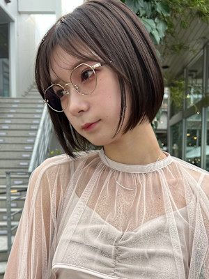 #ボブ #切りっぱなしボブ #前下りボブ #顔周りレイヤー 