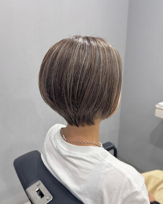 ショートボブ☆白髪ぼかしハイライト