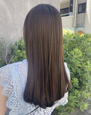 サロントリートメントで集中ケア　透明感グレージュカラー