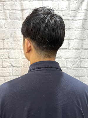 ツーブロック×ナチュラルパートスタイル