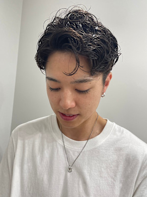 大人男性◎ツーブロックセンターパートスタイル