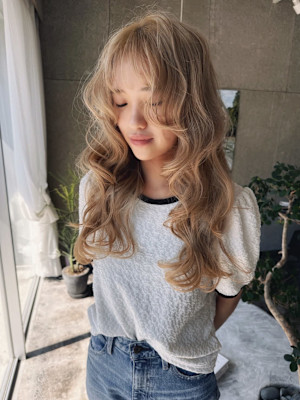 抜きっぱなしブロンド/ベージュカラー