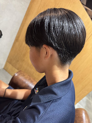 すっきり刈り上げショートスタイル