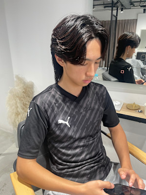 毛流れセンターパートウルフ