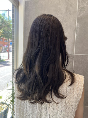 オリーブグレージュ