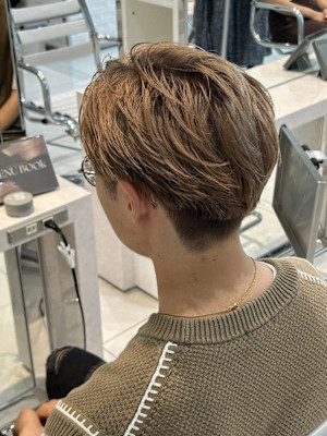 ハイトーンフェザーショート