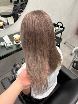 ミルクティーベージュハイトーングレージュ