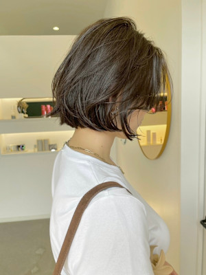 透け感カラーと柔らかボブ