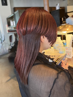 個性派スタイル×ブリーチなしボルドー