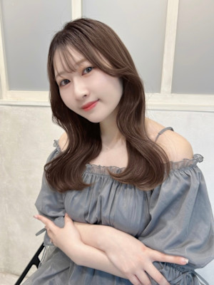 今話題のレイヤースタイルで似合わせヘア大人可愛い顔まわり