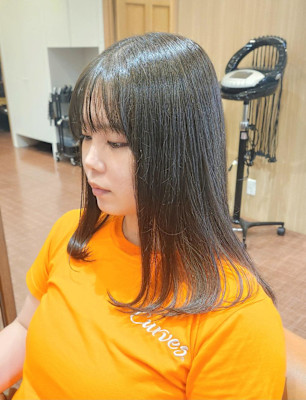 カーキブラウン