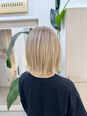【安藤貴志】ホワイトベージュx切りっぱなしボブ*　