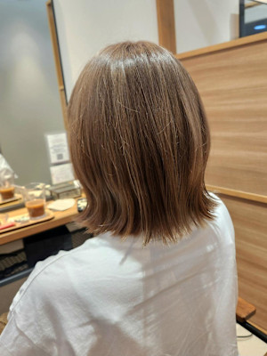 ミルクティーベージュ