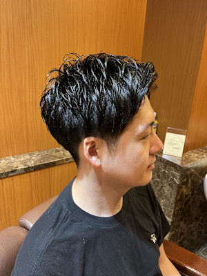 銀座　理容室　ツーブロアップバング