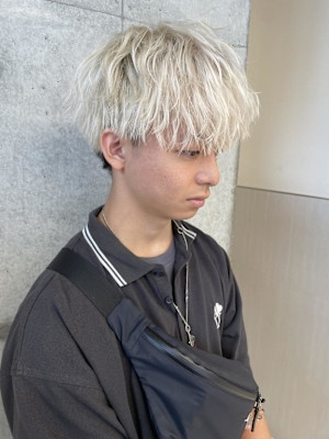 波打ちパーマ×ハイトーンカラー