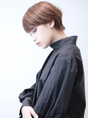 くびれヘアアプリコットオレンジ夏ハイライトカラー丸型卵型ボブ