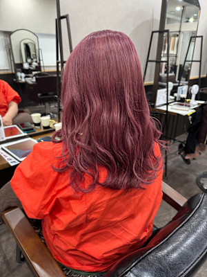 ピンクベージュ