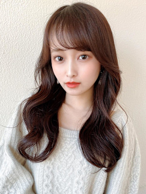 大人かわいいくびれヘアセミロング × ミルクティーベージュ