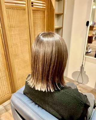 中明度ラテグレージュカラー