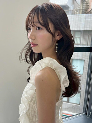 色気溢れる大人かわいい顔まわり/ほんのりレイヤー