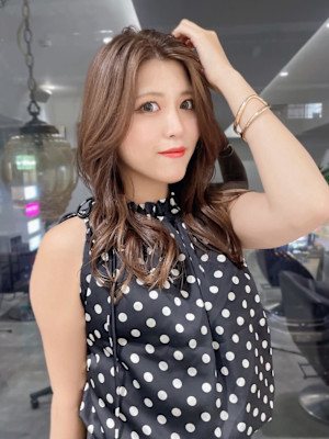 レイヤーカット ベージュカラー 顔周りカット 韓国風 20代