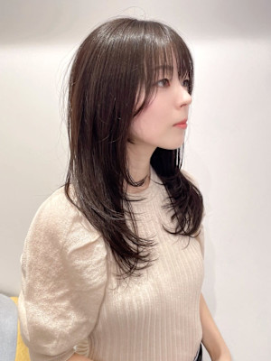 アッシュブラウン 髪質改善 レイヤー 顔周りカット 20代