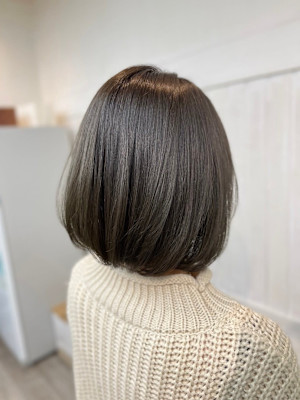 丸型卵形切りっぱなしボブワンレンボブ美髪アッシュカーキ