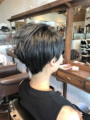 ブルーアッシュ×ショートスタイル