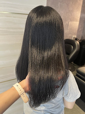 《高橋亜美》アッシュブラック/暗髪/艶カラー