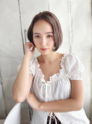 かきあげバングのワンカールボブ