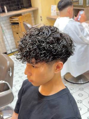 スペインカール　フェード　海外風　メンズパーマ