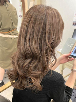 【ヘアジュレドゥ 安江】白髪ぼかし