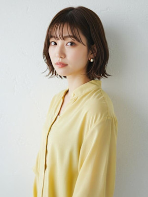 外ハネボブ 顔周りカット シースルーバング 30代 アッシュ