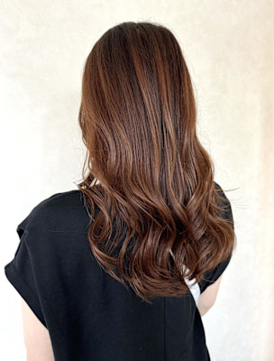 【髪質改善オレンジベージュカラー・艶々ウェーブロング】