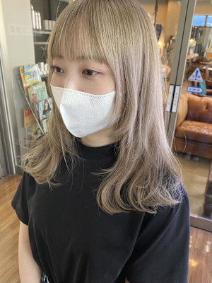 ホワイトベージュ/ブリーチカラーぶりーちkqらー