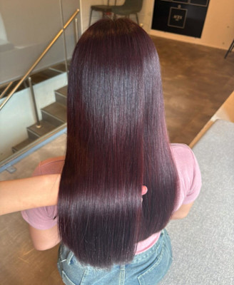 チェリーレッド