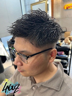 スタイリッシュメンズアップバンクフェードカット