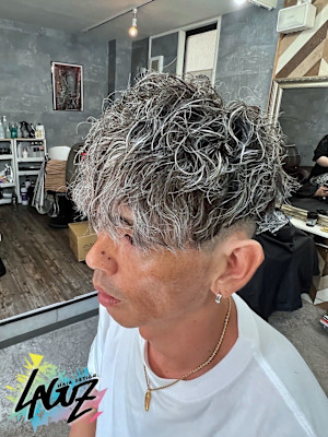 攻めの白銀束×スペインカール 茅ヶ崎メンズカット