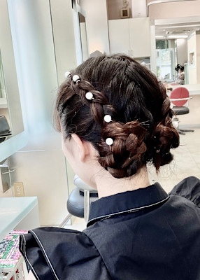 編みツインテール