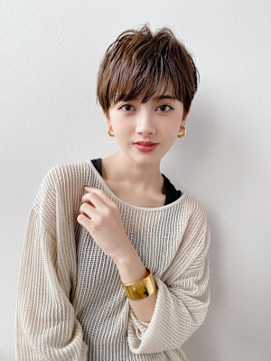 大人女性に人気！女性らしいマッシュショート☆ 