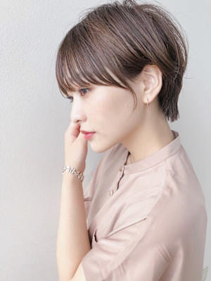 骨格も綺麗に見える横顔美人ショート！