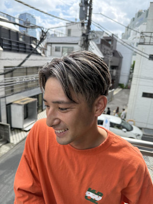 外国人風バレイヤージュ　ハイライトカラー　アッシュベージュ