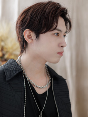 アップバングレッドブラウンモテマッシュ　サーフフェザー